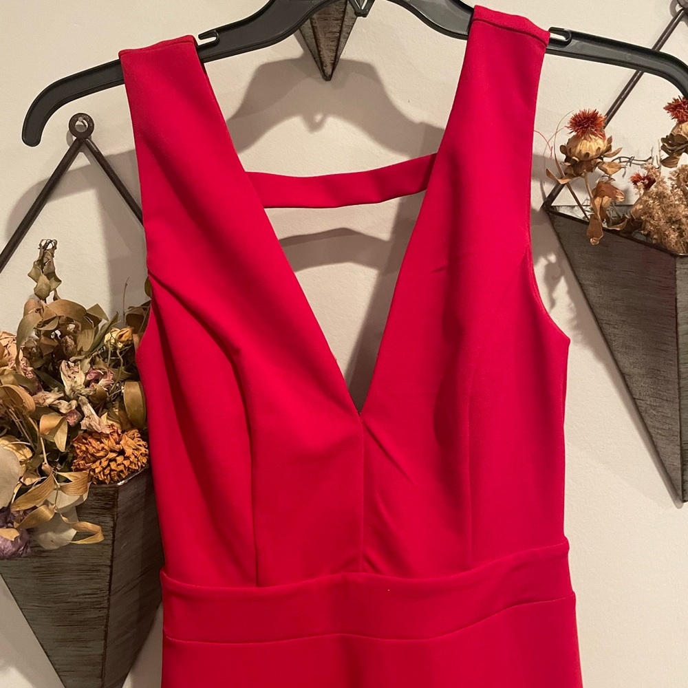 Windsor Elegant Red Formal Dress - Picture 3 of 6